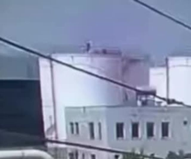 Mersin'de Aves Enerji Dolum Tesisinde Patlama: Bir İşçi Hayatını Kaybetti, Yangın Kontrol Altına Alındı