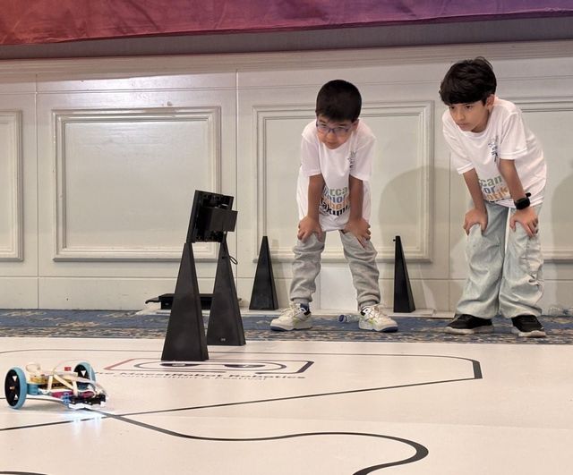 Mersinli öğrenciler MaestRobot'ta Türkiye üçüncüsü oldu