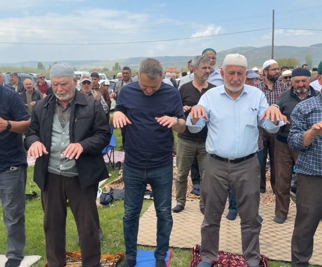 Mutallip Mahallesi'nde geleneksel yağmur ve şükür duası düzenlendi
