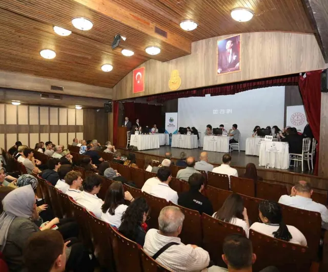Nuh Mehmet Küçükçalık Anadolu Lisesi kazandı: 'İnegöl’ü Tanıyorum' Bilgi Yarışması'nın finali yapıldı