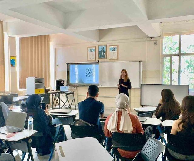 Osmaniye'de gençler BTK Akademi'nin üretken yapay zeka eğitimiyle geleceğe hazırlandı