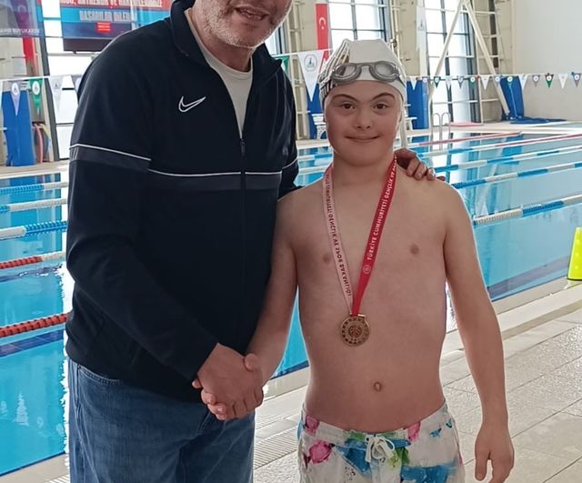 Özel Sporcu Seyit Taha Kileci 50 m Serbestte Kocaeli Şampiyonu