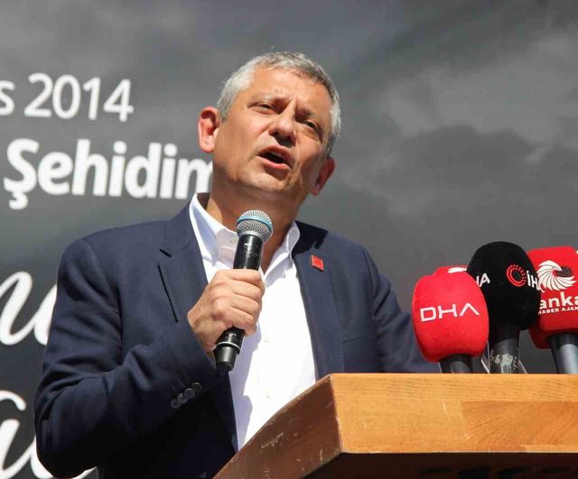 Özgür Özel Soma'da 12. yıl anmasına katıldı: Adalet ve değişim çağrısı