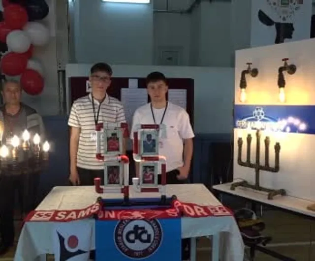 Samsun'da meslek lisesi öğrencileri hurda boruları dekoratif aydınlatmaya dönüştürdü