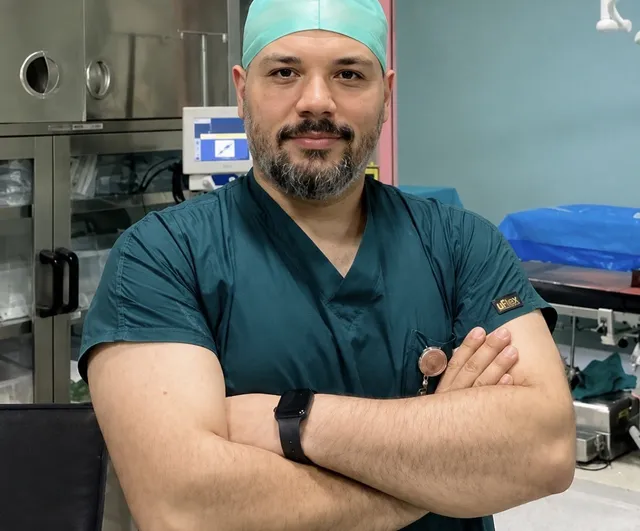 Samsun'da OMÜ'lü 37 yaşındaki beyin cerrahı Dr. Yunus Emre Durmuş hayatını kaybetti