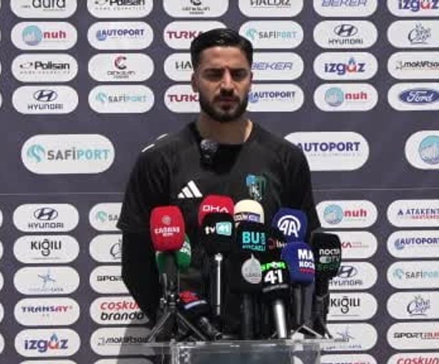 Serhat Öztaşdelen: "Umarım uzun yıllar Kocaelispor kalesini korurum"