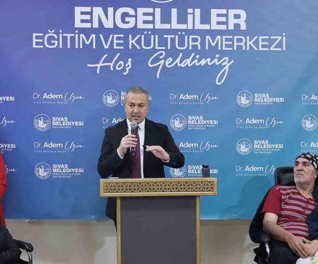 Sivas Belediyesi Engelliler Haftası'nda yeni engelsiz hizmet aracını tanıttı, 20 tekerlekli sandalye teslim edildi