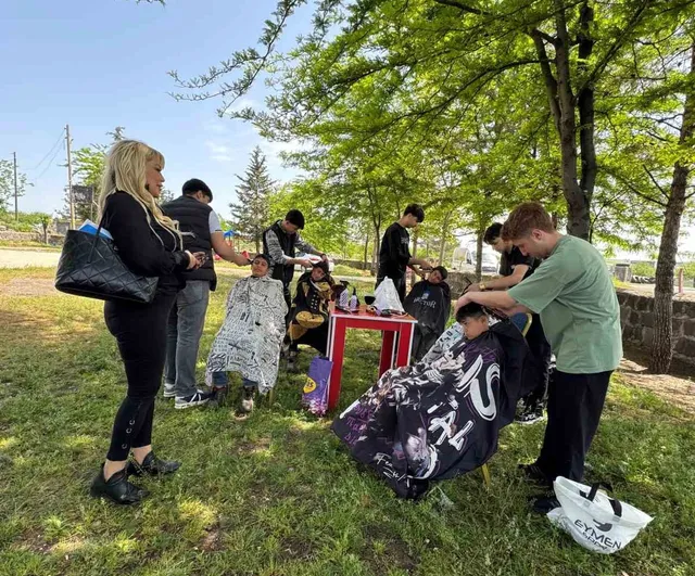 Siverek'te MESEM Öğrencilerinden Köy Okullarına Saç Bakımı ve Sosyal Sorumluluk Etkinliği