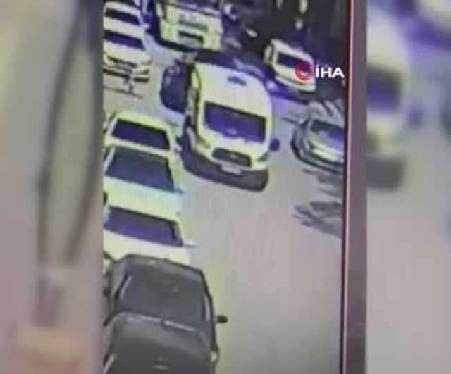 Tatvan'da motosiklet ile elektrikli bisiklet çarpıştı: 2 yaralı