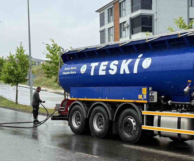 Tekirdağ'da sağanak: Tekirdağ Büyükşehir Belediyesi ve TESKİ ekipleri teyakkuzda