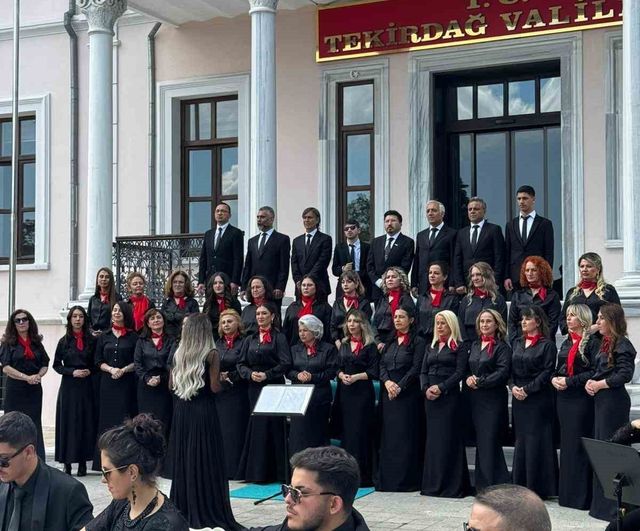 Tekirdağ Maarif Korosu'ndan 19 Mayıs'a Özel 'Eğilmez Başın Gibi (Efem)' Klibi