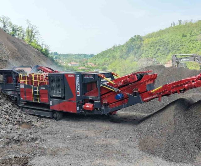 Terme Belediyesi'nin 100 milyon lira yatırımıyla Kocaman Mahallesi taş ocağı üretime geçti