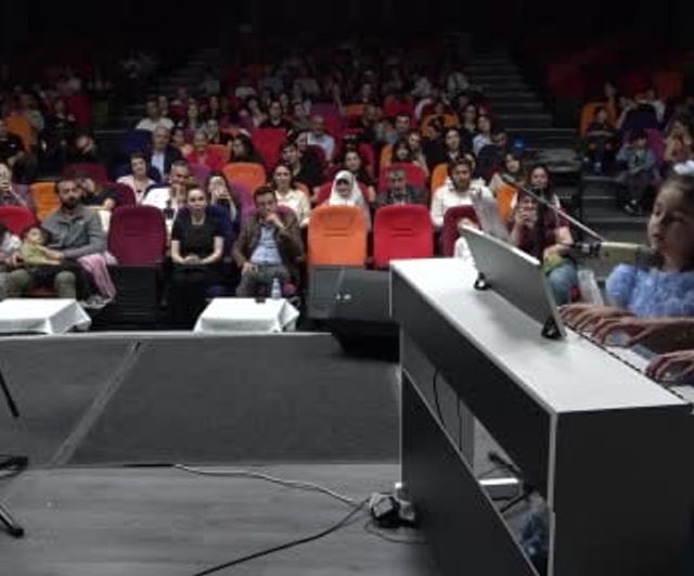Tunceli'de yıl sonu piyano konseri: Defne Bucak'ın öğrencileri yoğun ilgi gördü