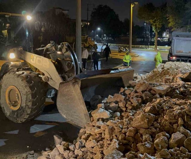 Turhal'da taşkın önlemleri: Bazı cadde ve sokaklar araç trafiğine kapatıldı
