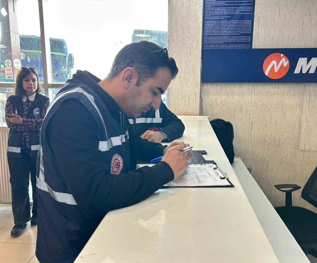 Van'da Kurban Bayramı Öncesi Otobüs Biletleri ve Fiyat Etiketi Denetimi