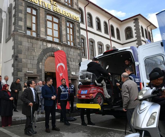 Yakutiye Belediyesi'nden engelli vatandaşlara ücretsiz ulaşım desteği