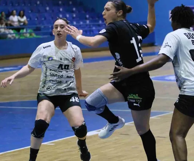 Yalıkavakspor, Bursa Büyükşehir’i 29-24 yendi; şampiyonluk yarışında kritik galibiyet
