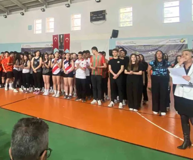 Yenimahalle'de Şentepe Okullar Arası Spor Festivali tamamlandı: Dereceye giren öğrencilere ödüller verildi