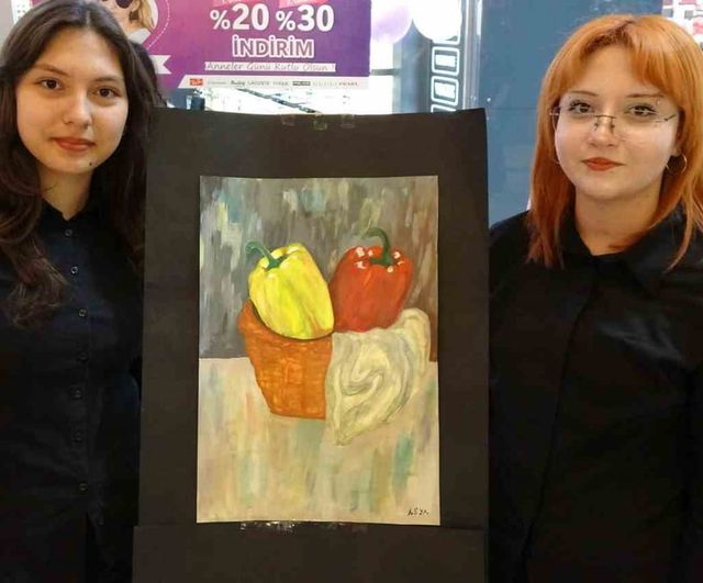 Yozgat'ta Nida Tüfekçi Lisesi Öğrencileri 70 Yağlı Boya Eseriyle Sergi Açtı