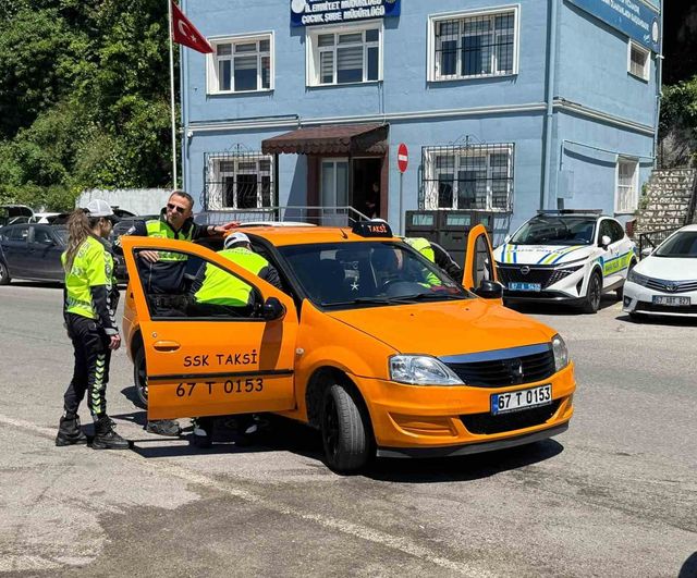 Zonguldak'ta taksi uygulamasında aranması bulunan sürücü yakalandı