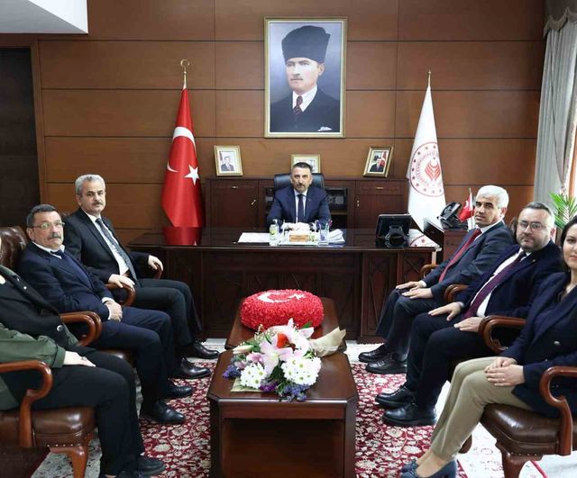 Zonguldak Valisi Hacıbektaşoğlu, SGK Heyetini Makamında Kabul Etti