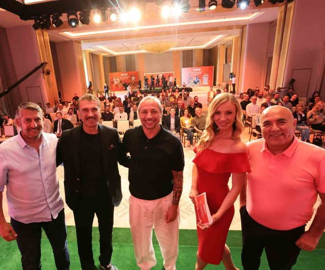 2002 Efsaneleri: İlhan Mansız, Rüştü Reçber ve Ümit Davala'dan 2026 Dünya Kupası Mesajı