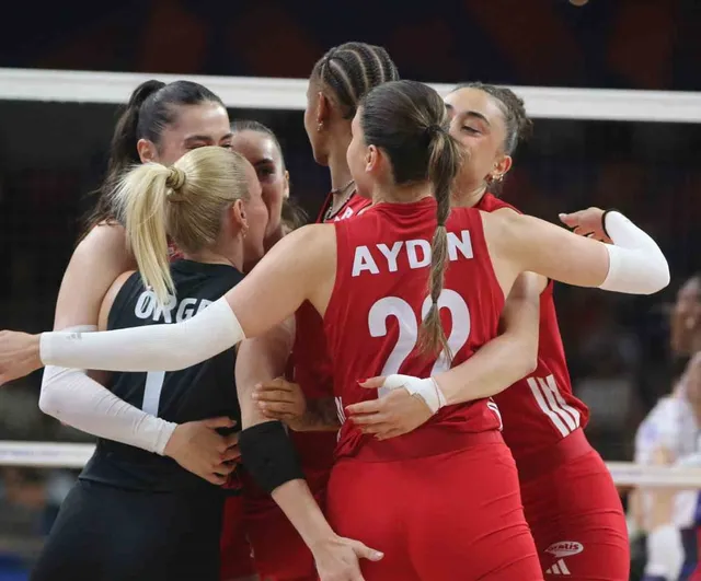 A milli kadın voleybol takımı Fransa'yı 3-0 mağlup etti