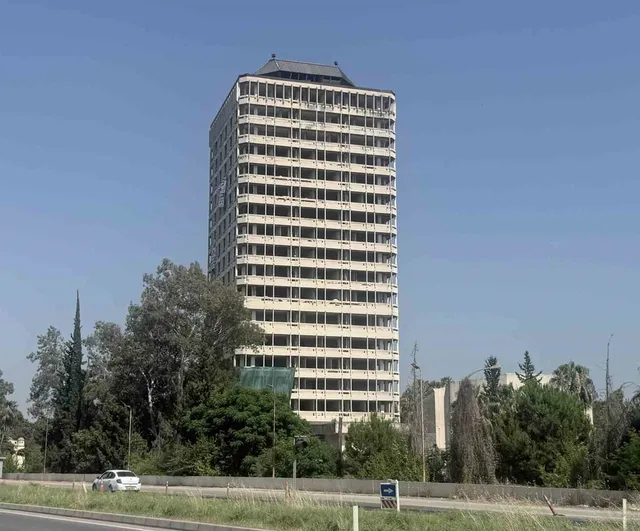 Adana'da 16 katlı Çukobirlik hizmet binası 2 bin 700 dinamitle yıkılacak