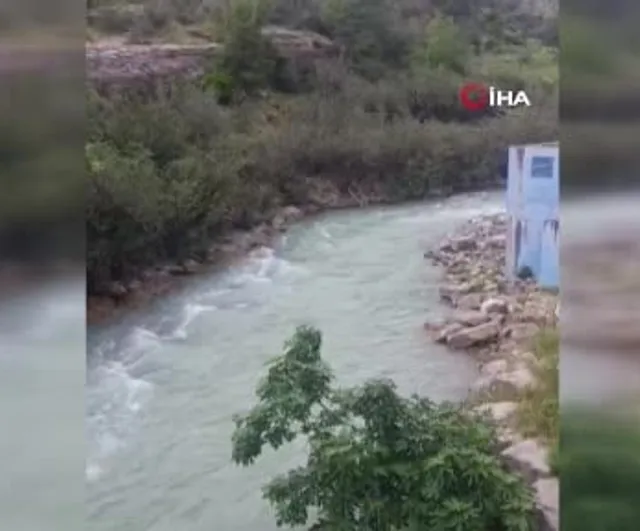Adana'da Eğlence Çayı'na giren 25 yaşındaki genç için arama çalışmaları sürüyor