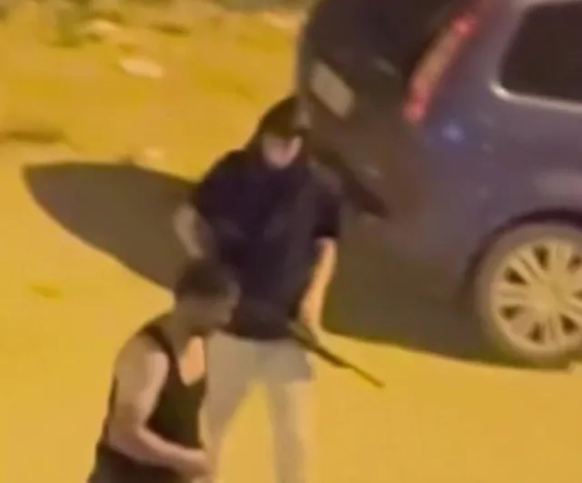 Adana Sarıçam'da pompalı tüfekle sokakta atış talimi yapan şahıs gözaltına alındı