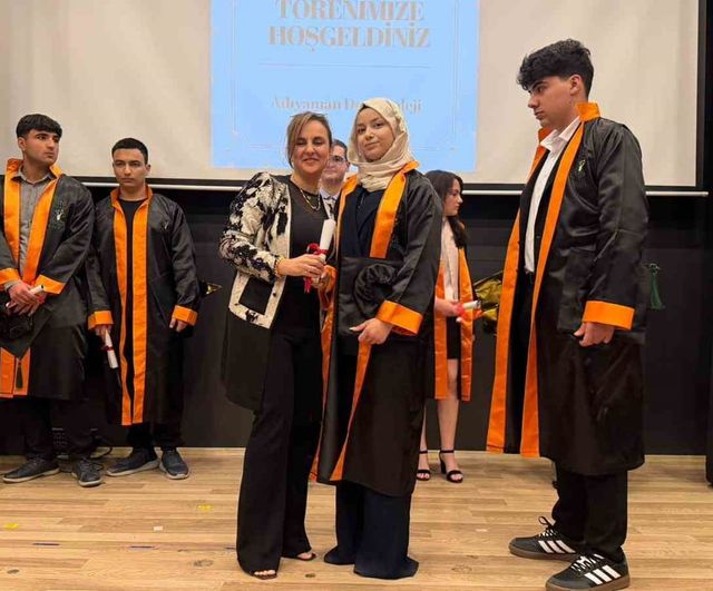 Adıyaman Doğa Koleji'nde Lise Mezuniyet Töreni Coşkuyla Gerçekleşti