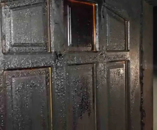 Ağrı valisi Önder Bozkurt'tan yangında zarar gören aileye destek