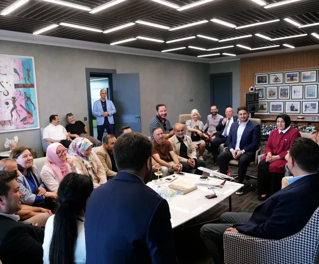 AK Parti il başkanı Gürhan Albayrak, kutsal topraklardan dönen Hatipoğlu’nu ziyaret etti