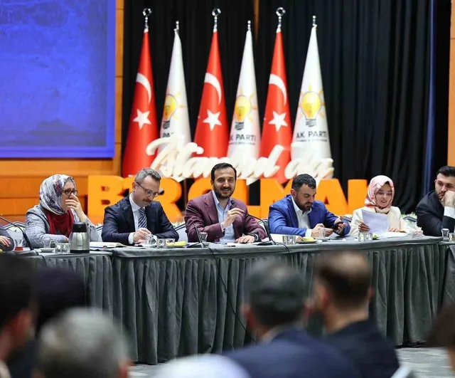 AK Parti İstanbul'da 39 ilçede üye buluşması: 5 ayda 50 bin yeni üye