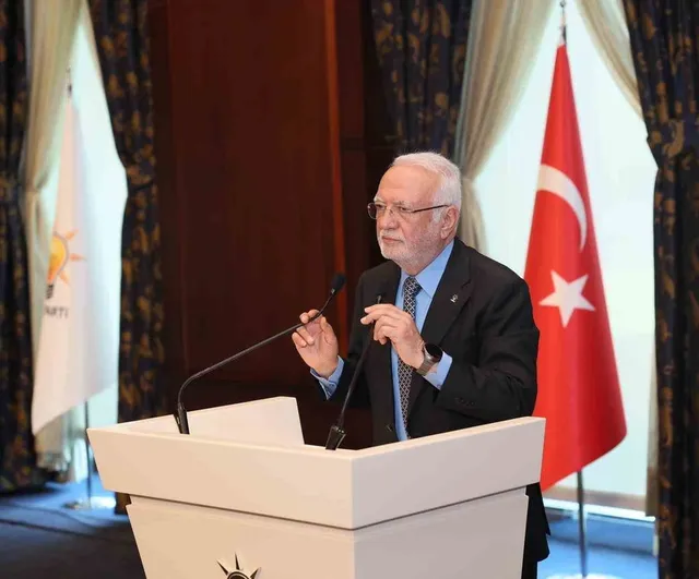 AK Parti kadın kolları'ndan anlamlı babalar günü programı: şehit babaları ve gaziler ağırlandı