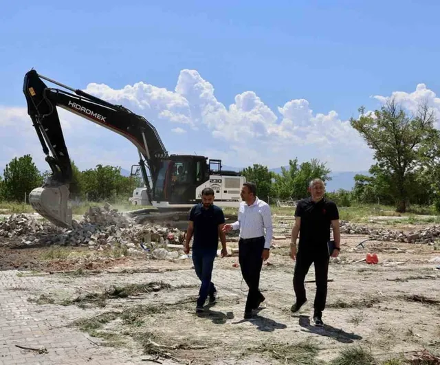 Akçadağ Belediyesi'nin Yeni Hizmet Binası İnşaatı Yerinde İncelendi