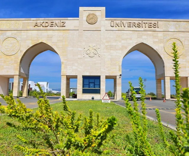 Akdeniz Üniversitesi QS 2027 dünya sıralamasında 1401+ bandında yer aldı