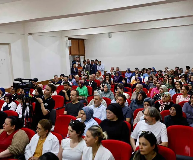 Aksaray’da velilere yönelik narkotik farkındalık eğitimi: 'Madde mi, Mana mı, Yoksa Bağımlılık mı?' projesi