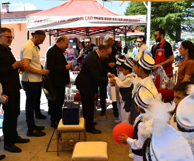 Akşehir'de sünnet şöleni ve el sanatları sergisi
