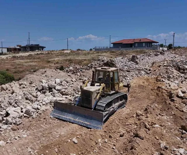 Aksu'da yeni imar yolu çalışmaları sürüyor