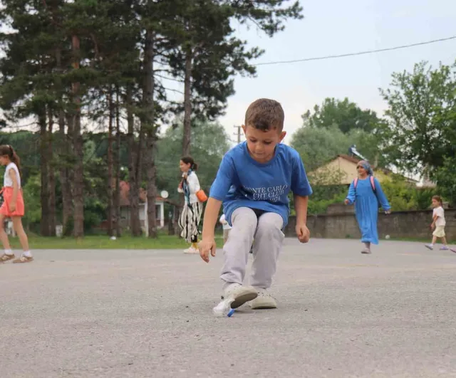 Akyazı Uzunçınar'da sıfır atık seferberliği: 7’den 70’e ayrıştırılmış çöp uygulaması yaygınlaşıyor