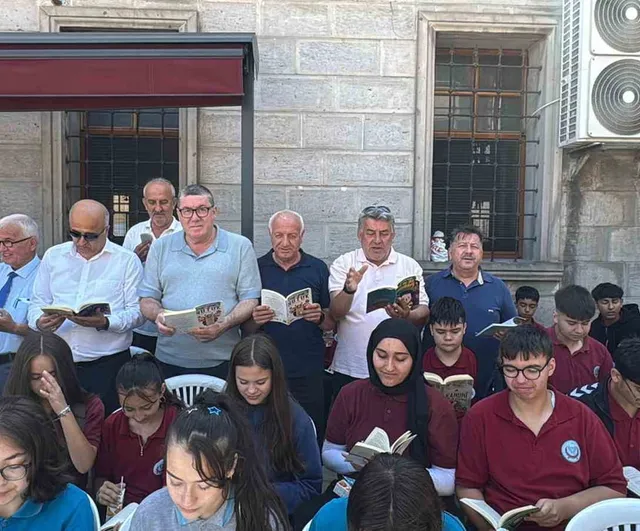 Alaplı’da açık havada kitap okuma etkinliği düzenlendi