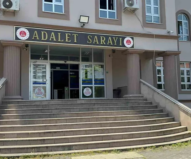Alaplı'da evde kurulan iklimlendirme sistemiyle kenevir yetiştirildi