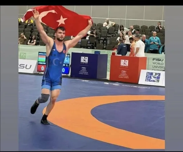Alaplı'lı Alperen Atar 86 kg'de dünya şampiyonu