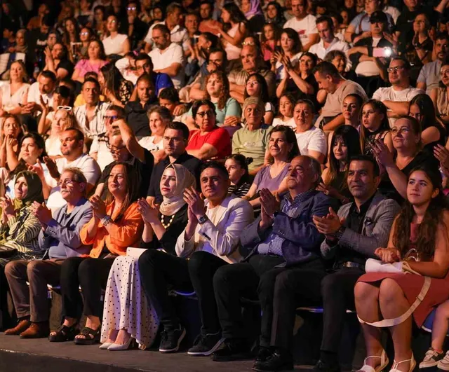 Aliağa'da ASEV yıl sonu etkinlikleri görkemli finalle sona erdi