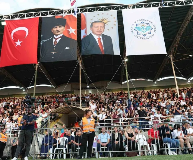 ALKÜ 2025-2026 akademik yılı mezuniyet töreni coşkuyla gerçekleştirildi