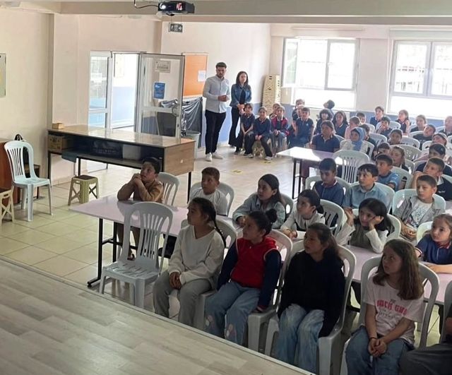 Altıntaş Zafer İlkokulu'nda çevre ve iklim bilinci eğitimi