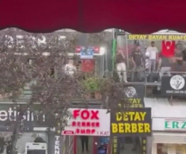 Ankara’da berberlerin sopalı kavgası kameraya yansıdı
