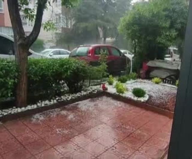 Ankara’da sağanak ve dolu su baskınlarına yol açtı