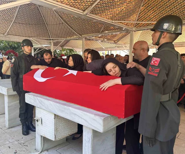 Ankara'daki kazada hayatını kaybeden er Hamza Efe Doğan Maltepe'de toprağa verildi